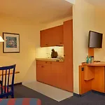 Hotel H4