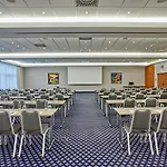 H4 Hotel 4*