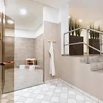 Hotel H4 4*