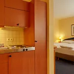 Hotel H4