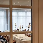 H4 Hotel 4*