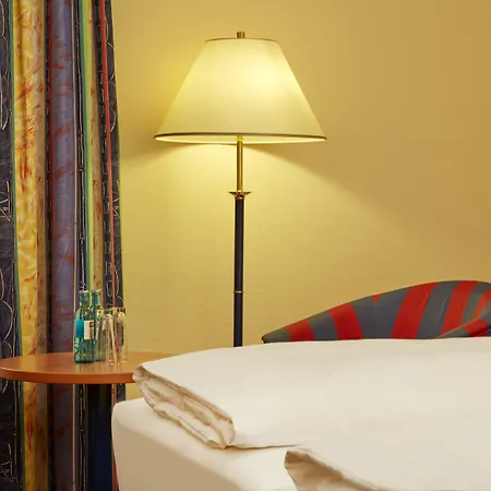 H4 Hotel