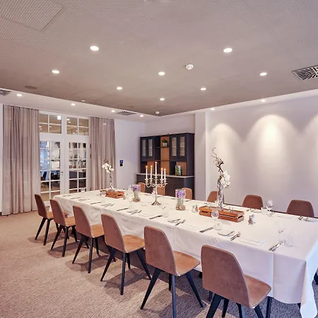 Hotel H4 4*