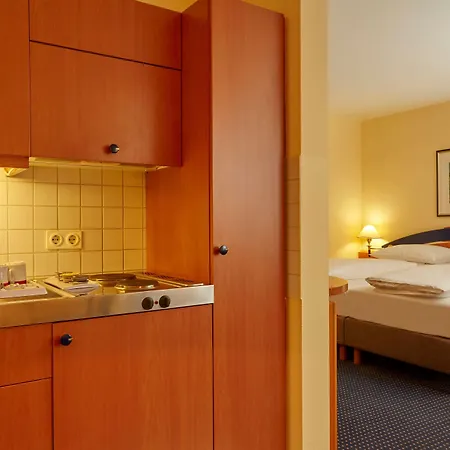 Hotel H4
