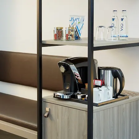 H4 Hotel 4*