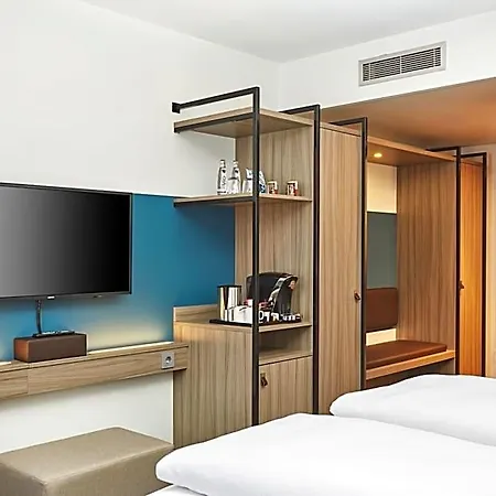 H4 Hotel