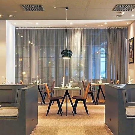 H4 Hotel 4*