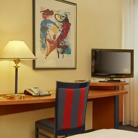 H4 Hotel 4*