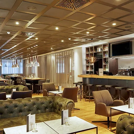 H4 Hotel 4*