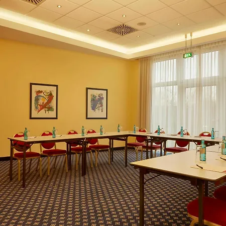 H4 Hotel 4*